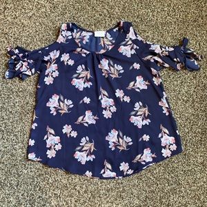 5/$22 cold shoulder top navy size M